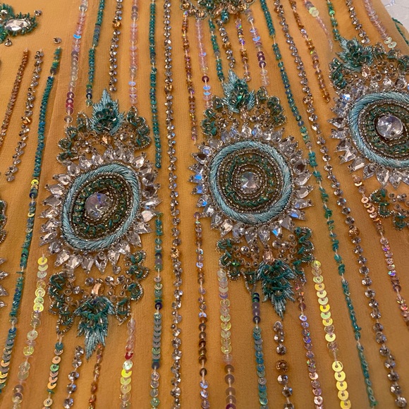 Sari dress heavily beaded - Picture 6 of 16